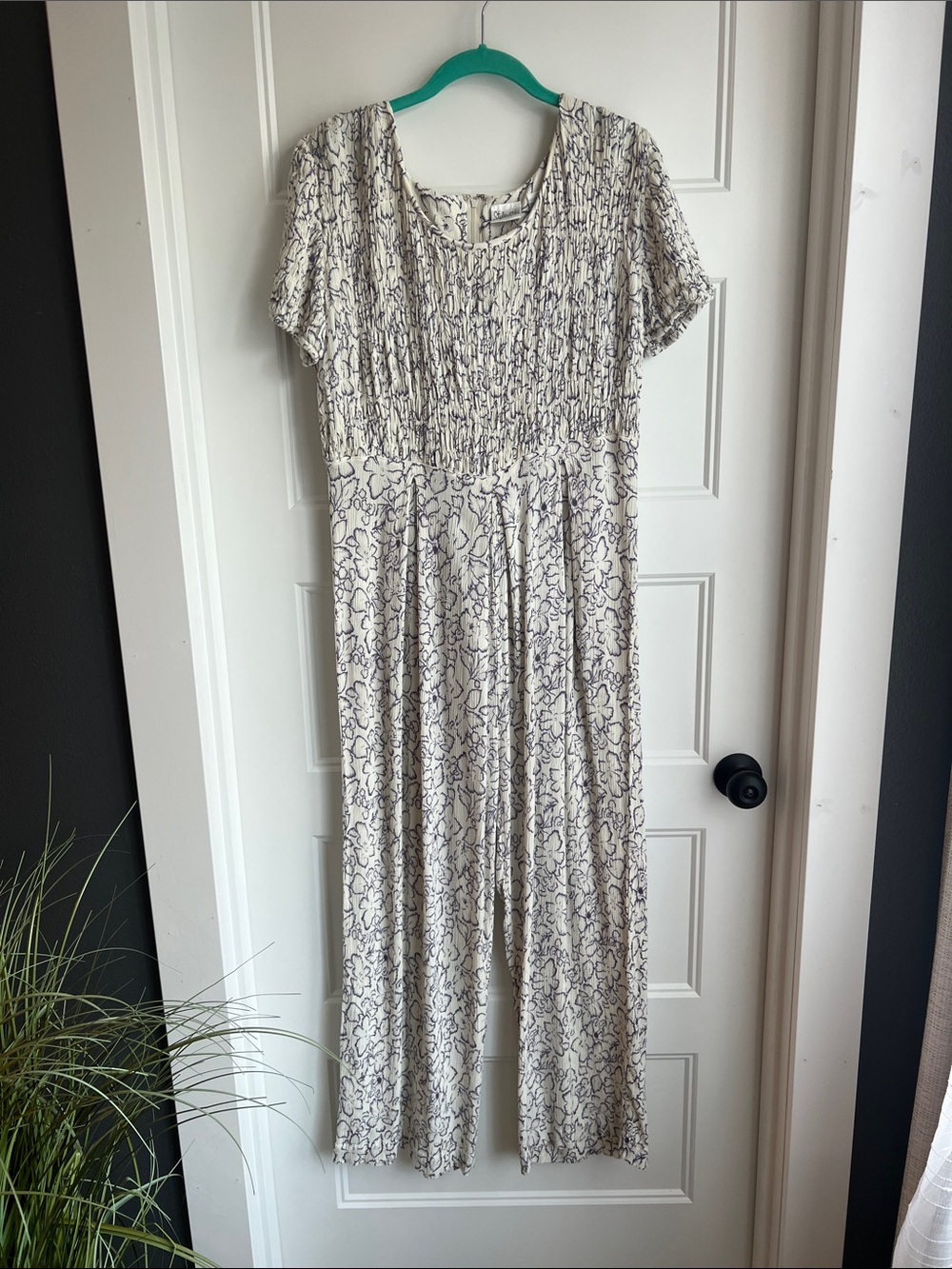 Vintage Cream Floral Short-Sleeve Jumpsuit